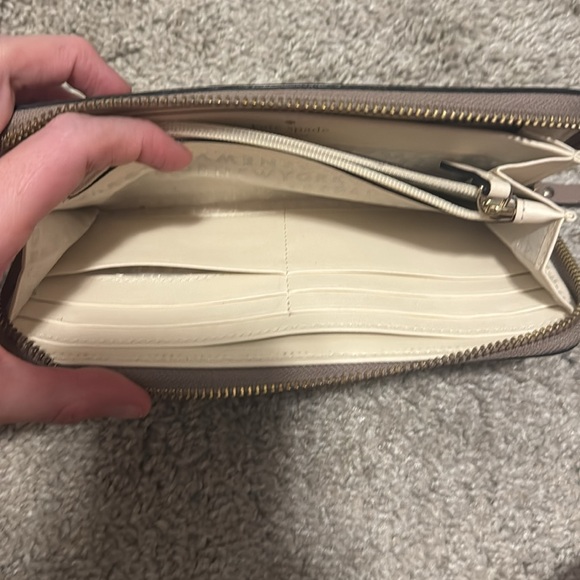 Kate Spade Leather Wallet - Picture 8 of 9